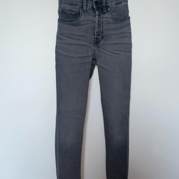 Everlane | High-Rise Slim Straight Cigarette Ankle | Washed Black - Picture 2 of 9